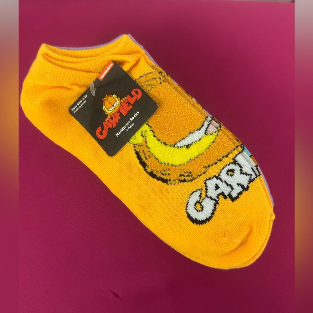Nickelodeon Woman’s  6 Pair Garfield  No Show Socks      Shoe Size 4-10.    NWT